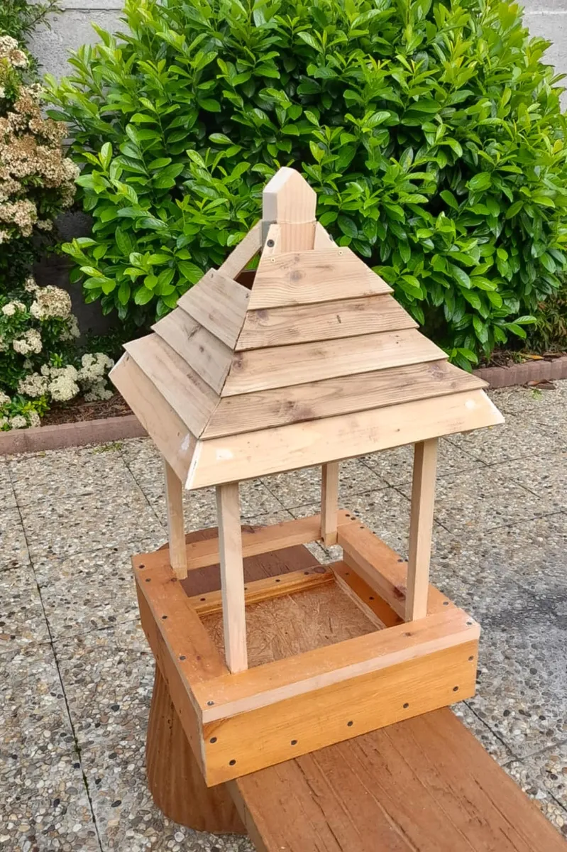 Madárfürdető és itató – pagoda stílusban - 